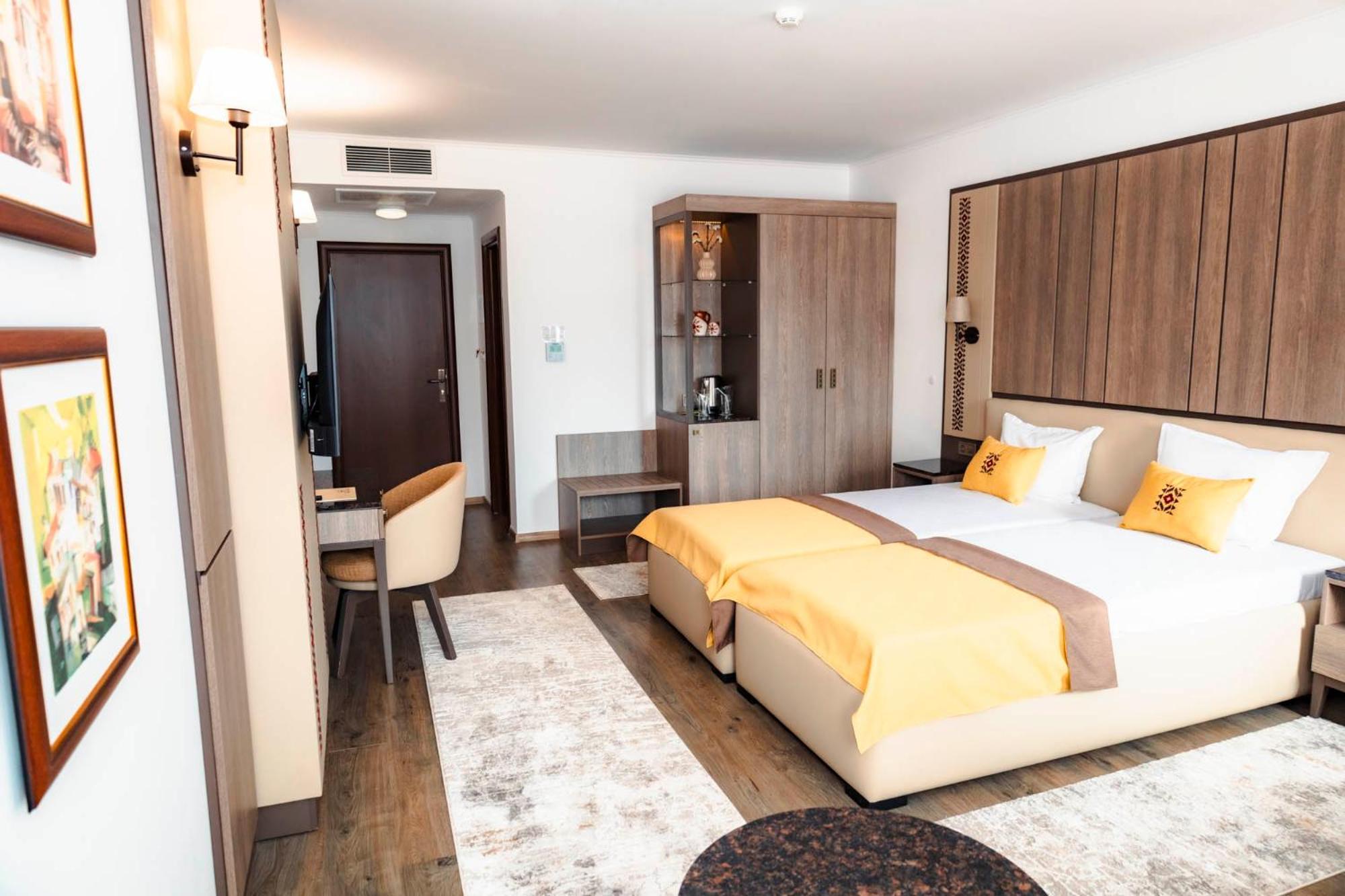 Hotel Complex Aleksandar 3*